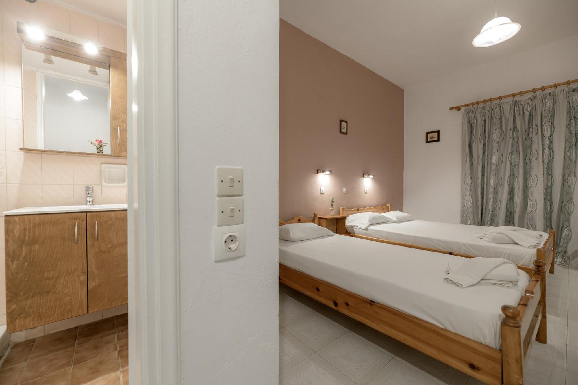 Anthi Studios & Apartments 알리케스 외부 사진